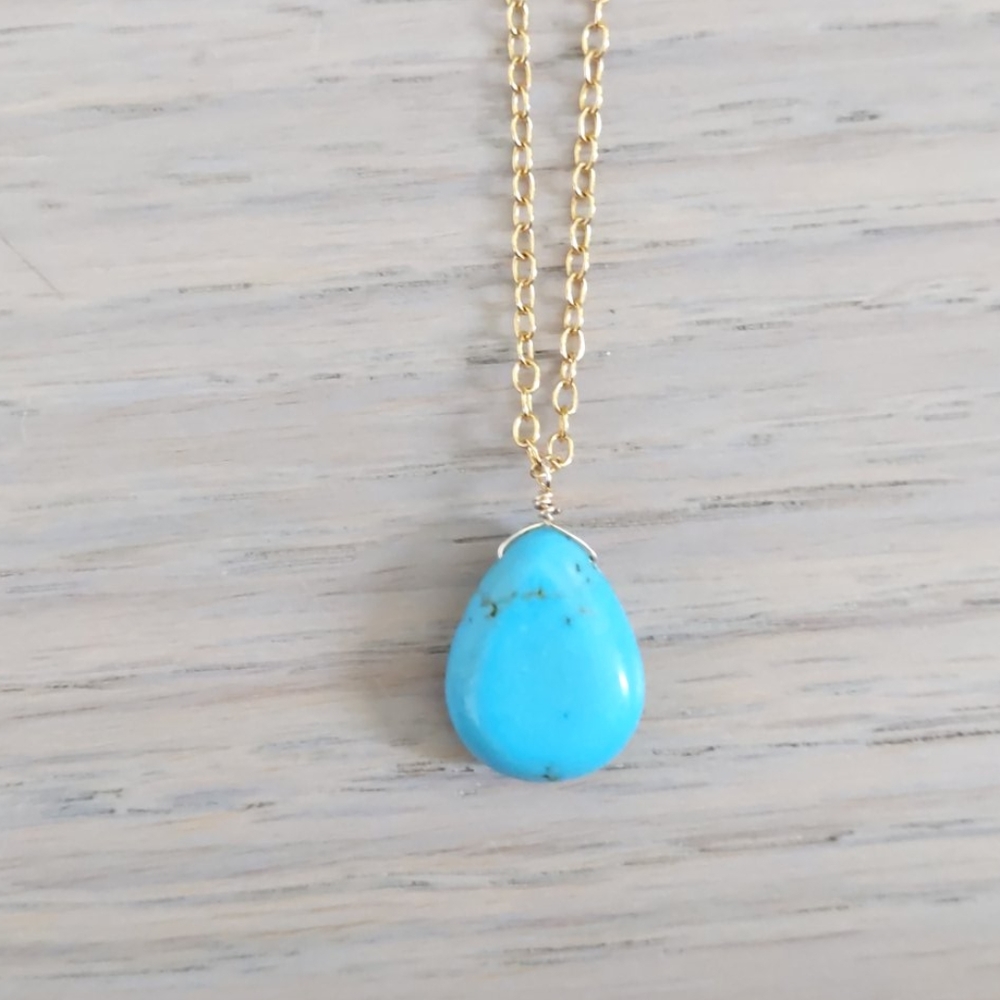 Satya necklace NWOT